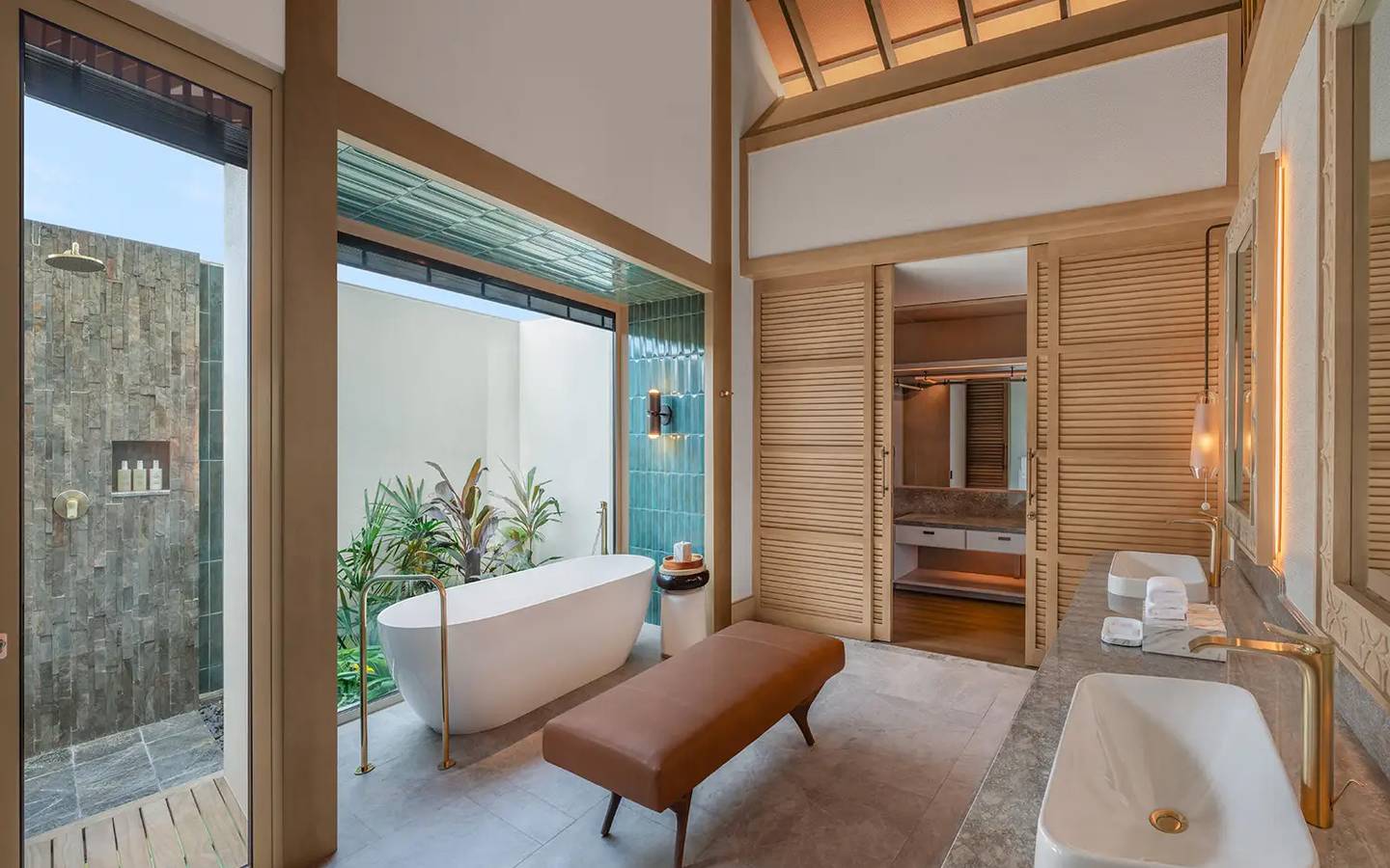 JW_Marriott_Maldives_Kaafu_Atoll_Marina_Beach_Pool_Villa_Bathroom