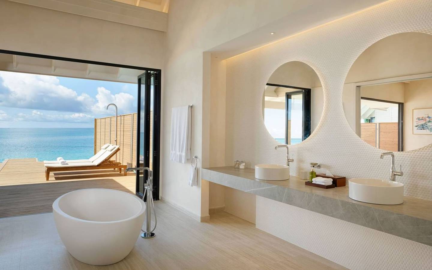 Ananea-Madivaru-Maldives-Water-Pool-Villa-Interior-5