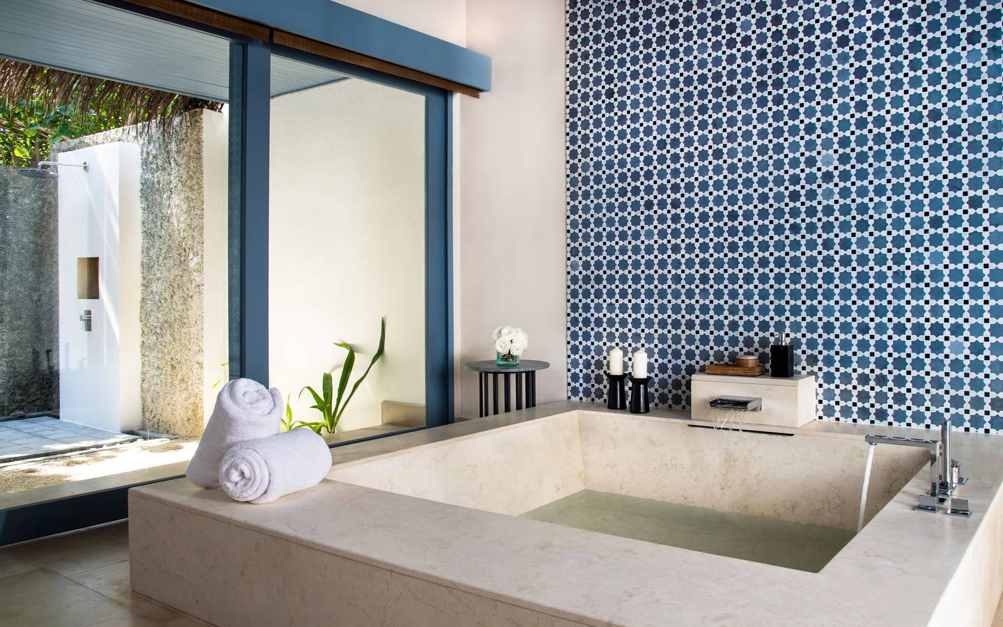 Oceanfront_Beach_Pool_Villa_7