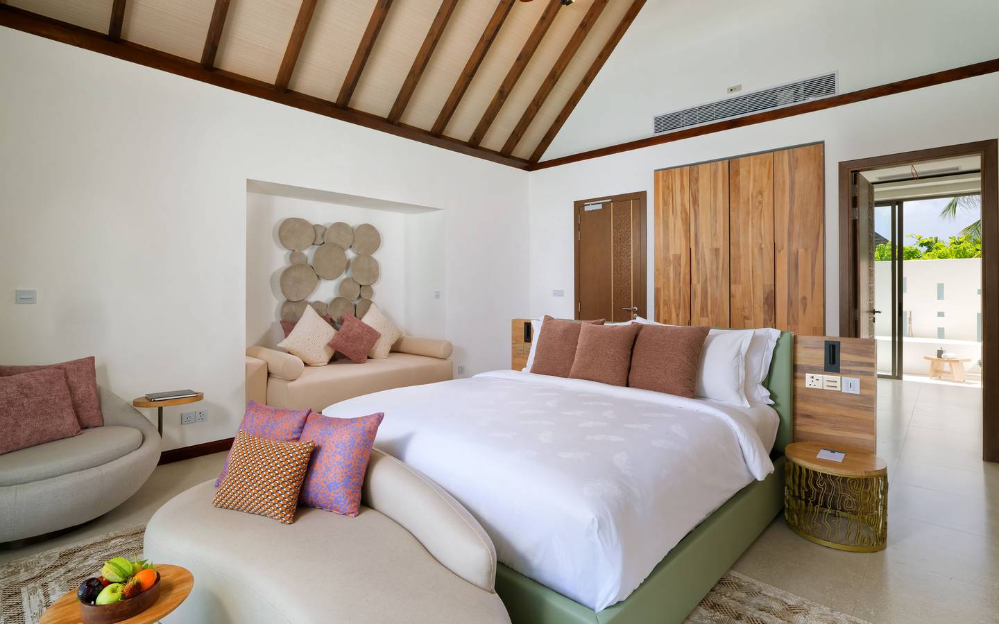 Meyyafushi_Maldives_Beach_Pool_Suite_5