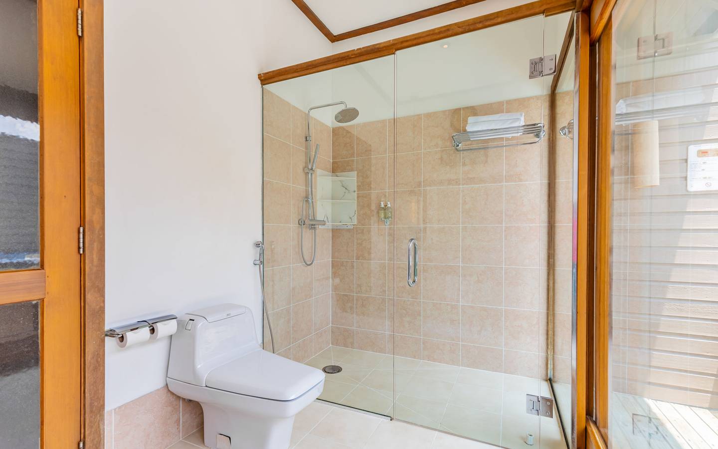 Meeru_Island_Ocean_Villa_Bathroom_1