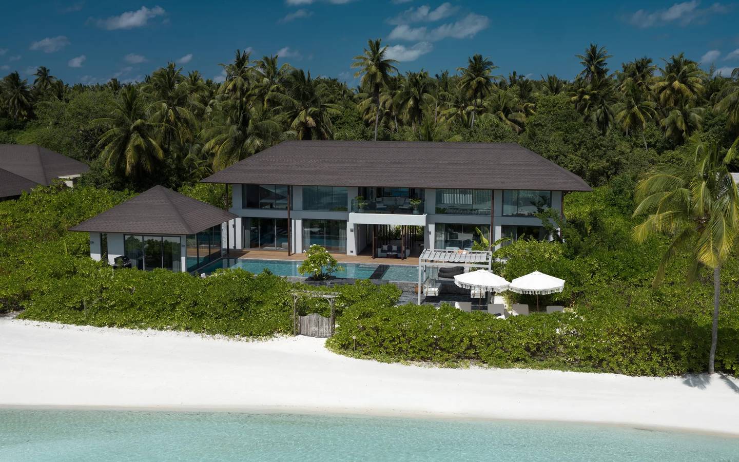 Madifushi_Private_Island_Maldives_Bella_Six_Villa_Aerial_3