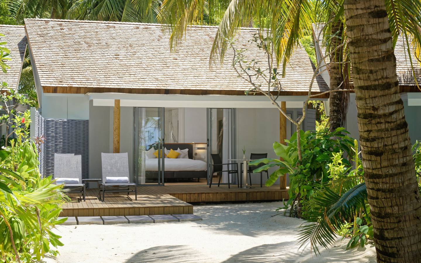 Outrigger_Maafushivaru_Beach_Villa_Family_1