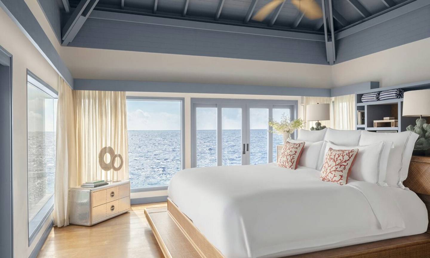 Halcyon_Private_Island_Horizon_Overwater_Reatreat_1_2