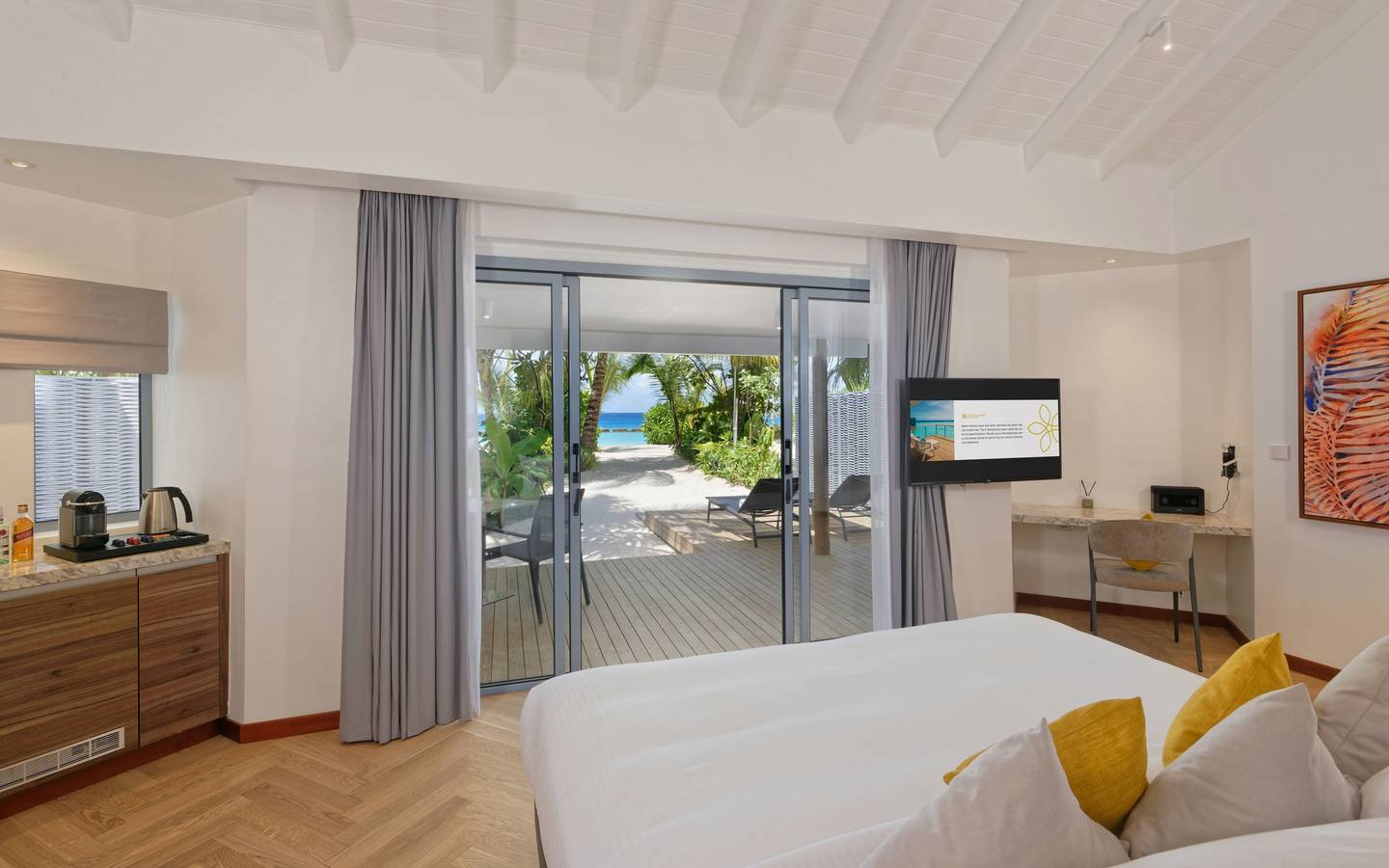 Outrigger_Maafushivaru_Beach_Villa_Family_2