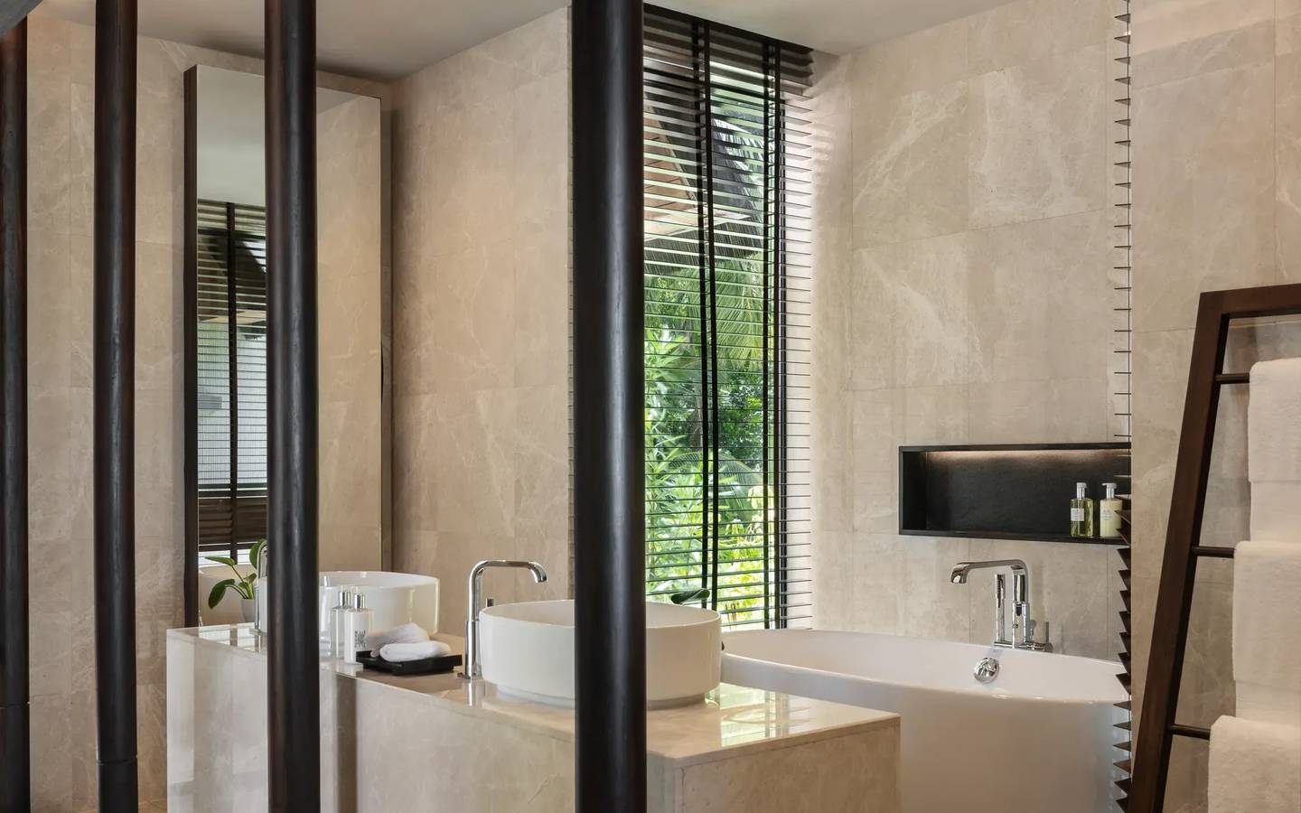Madifushi_Private_Island_Maldives_2_Bedroom_Sunset_Serene_Pool_Villa_Bathroom