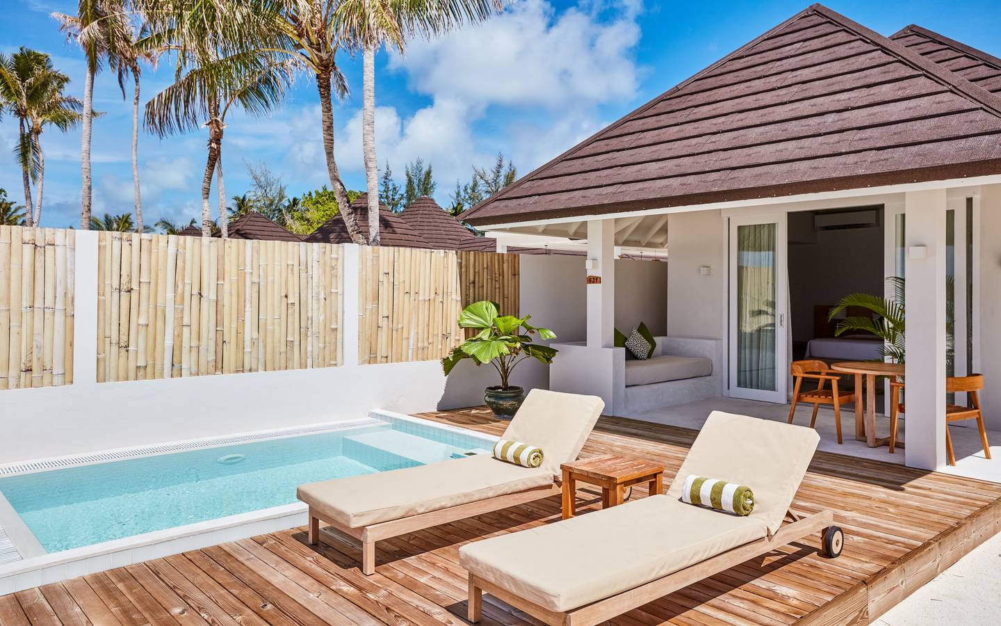 Sun_Siyam_Olhuveli_Dream_Island_Grand_Beach_Villa_With_Pool_Außenansicht