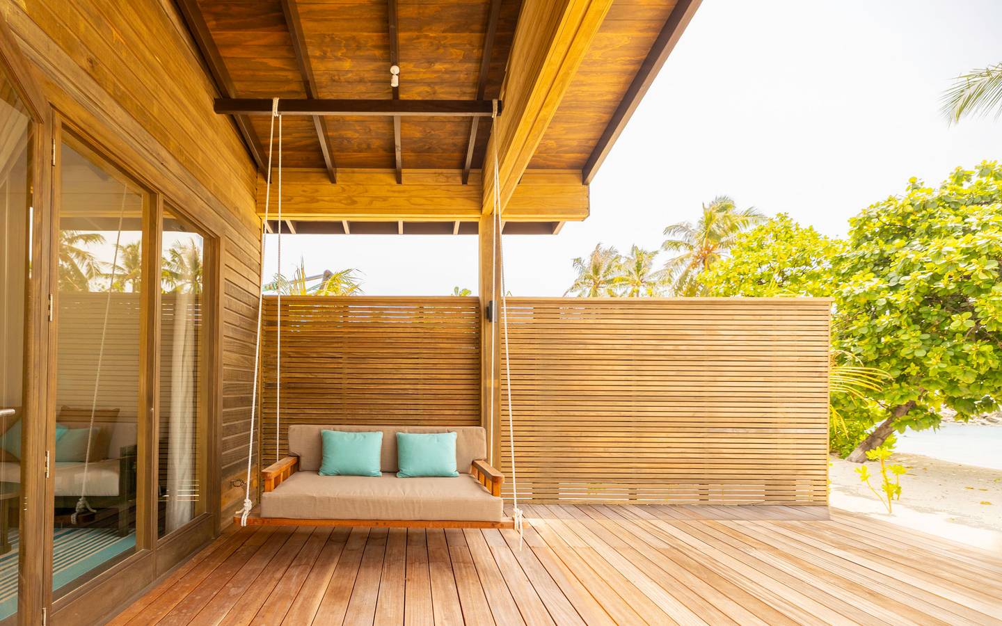 Nala_Romatic_Beach_Villa_porch1