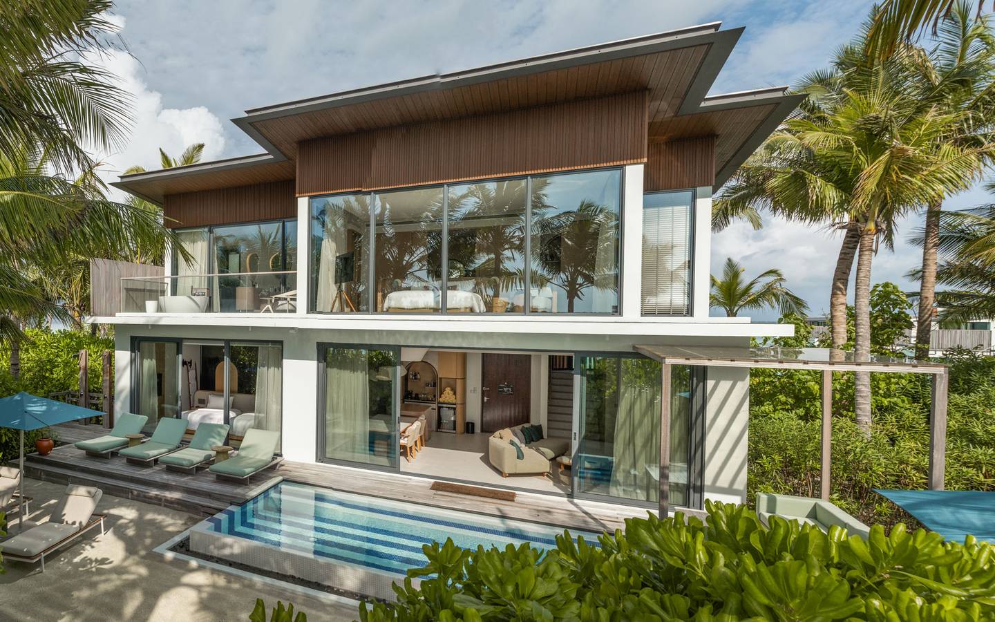 So_Maldives_Two_Bedroom_Lagoon_Beach_Pool_Loft_1