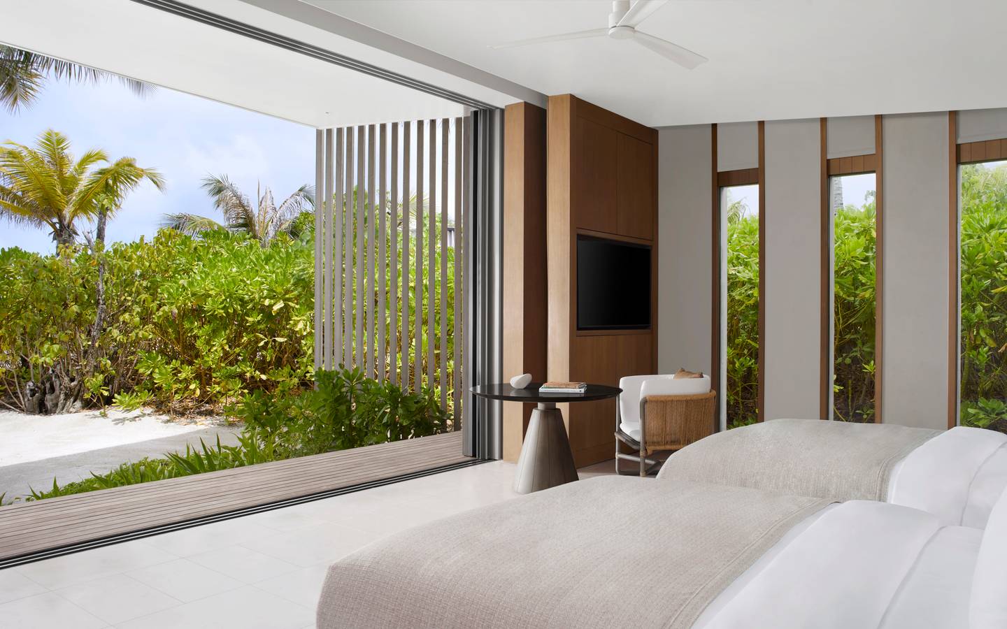 The_Ritz_Carlton_Maldives_Fari_Islands_Two_Bedroom_Sunset_Beach_Pool_Villa_Schlafen