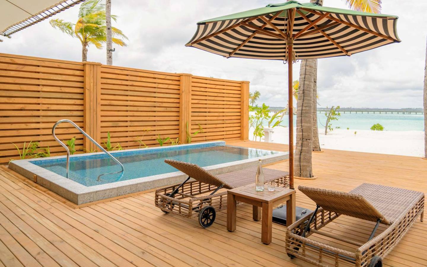 Junior Beach Suite mit Pool, SAii Lagoon Maldives