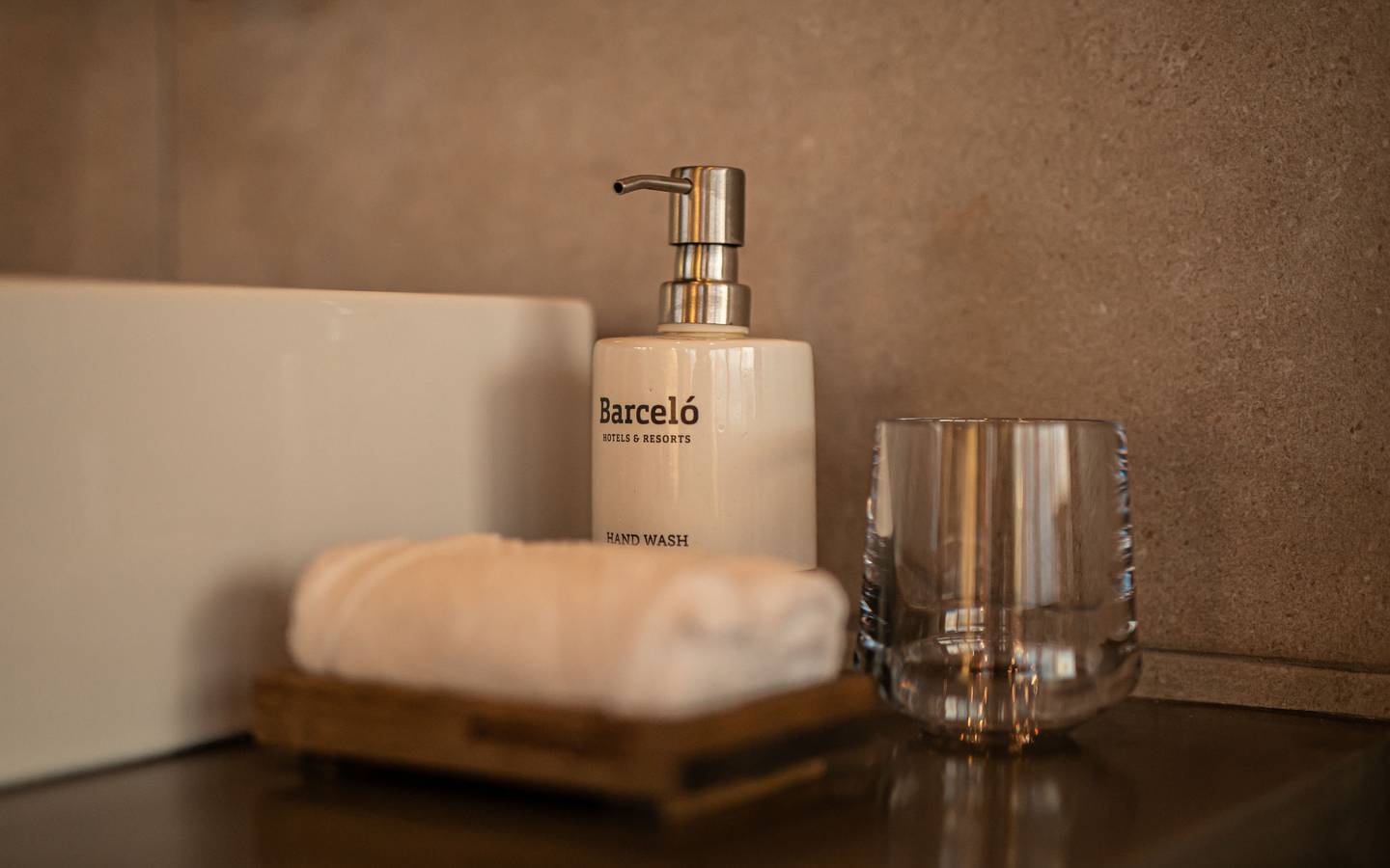 Barceló_Whale_Lagoon_Maldives_Sunrise_Water_Villa_7