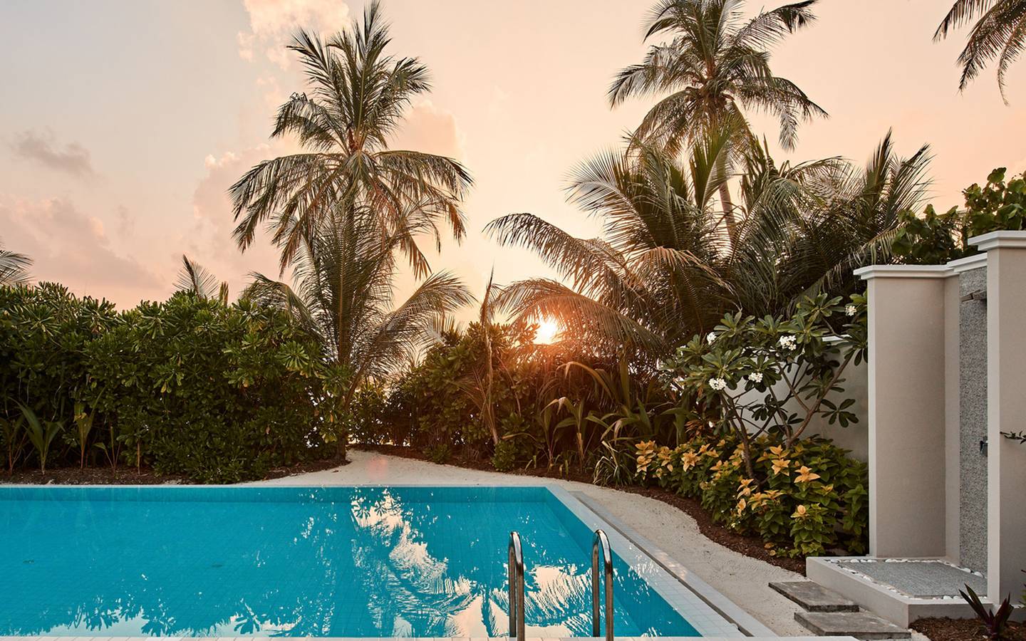 Seaside_Finolhu_Three_Bedroom_Interconnecting_beach_Villa_3