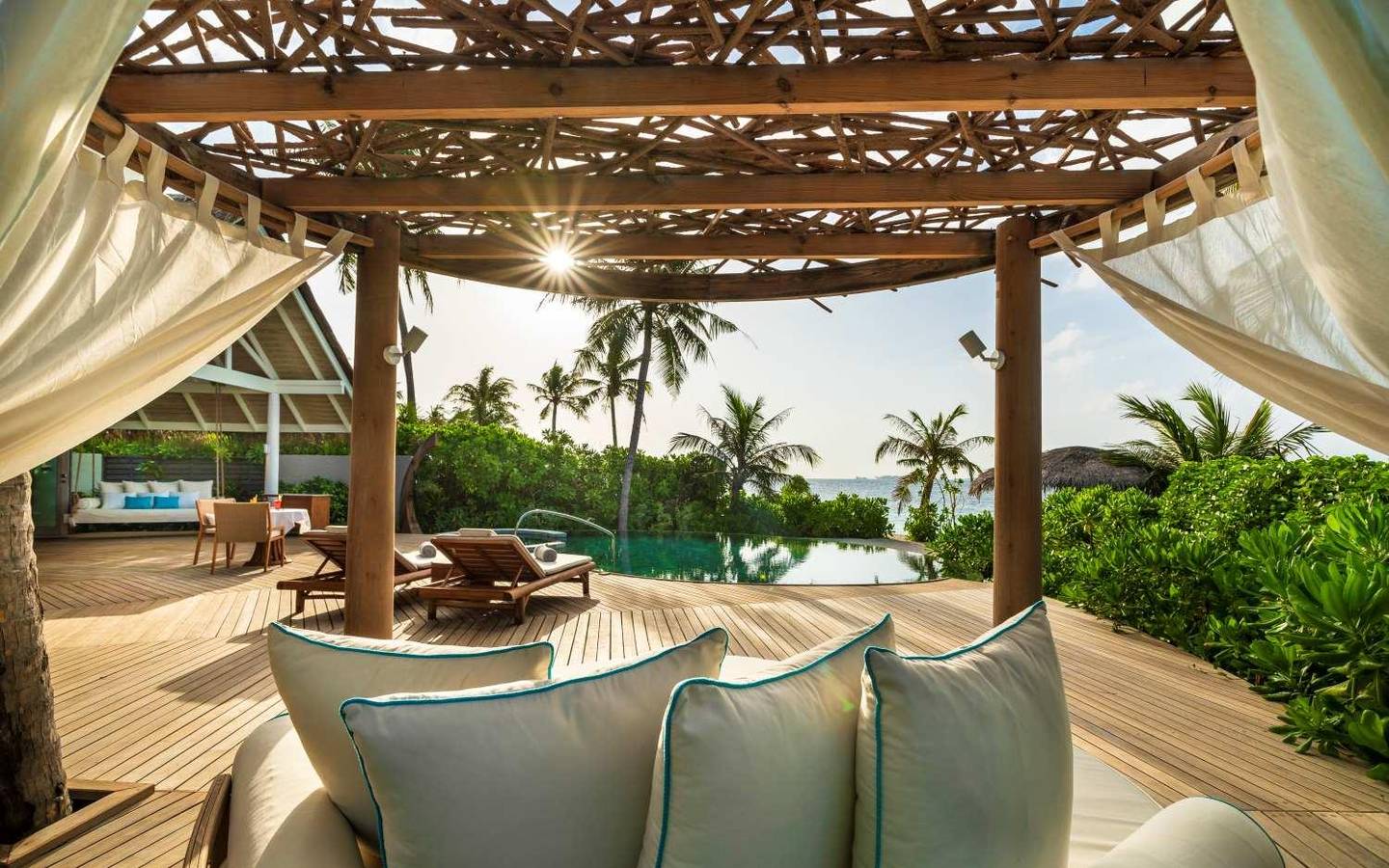 Terrasse, Beach Residence, Milaidhoo Island, Malediven