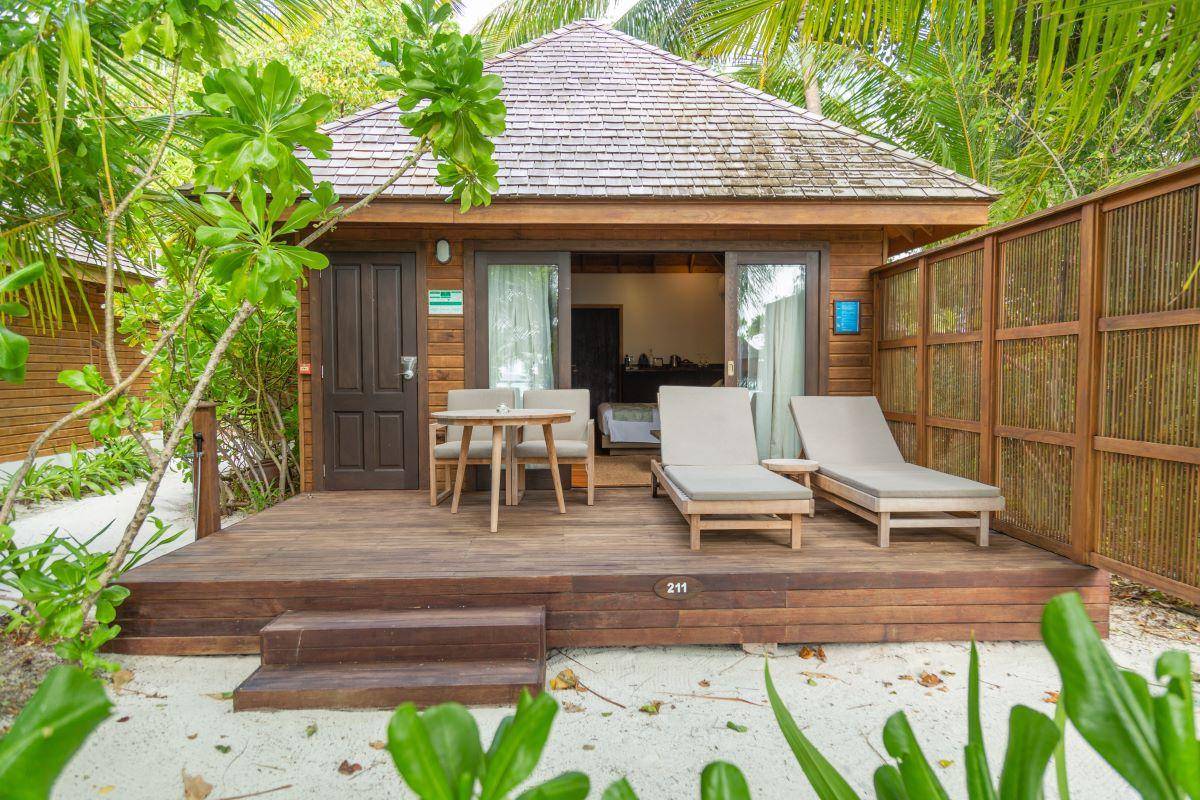 Veligandu Island Resort, Malediven, Beach Villa, Außenansicht