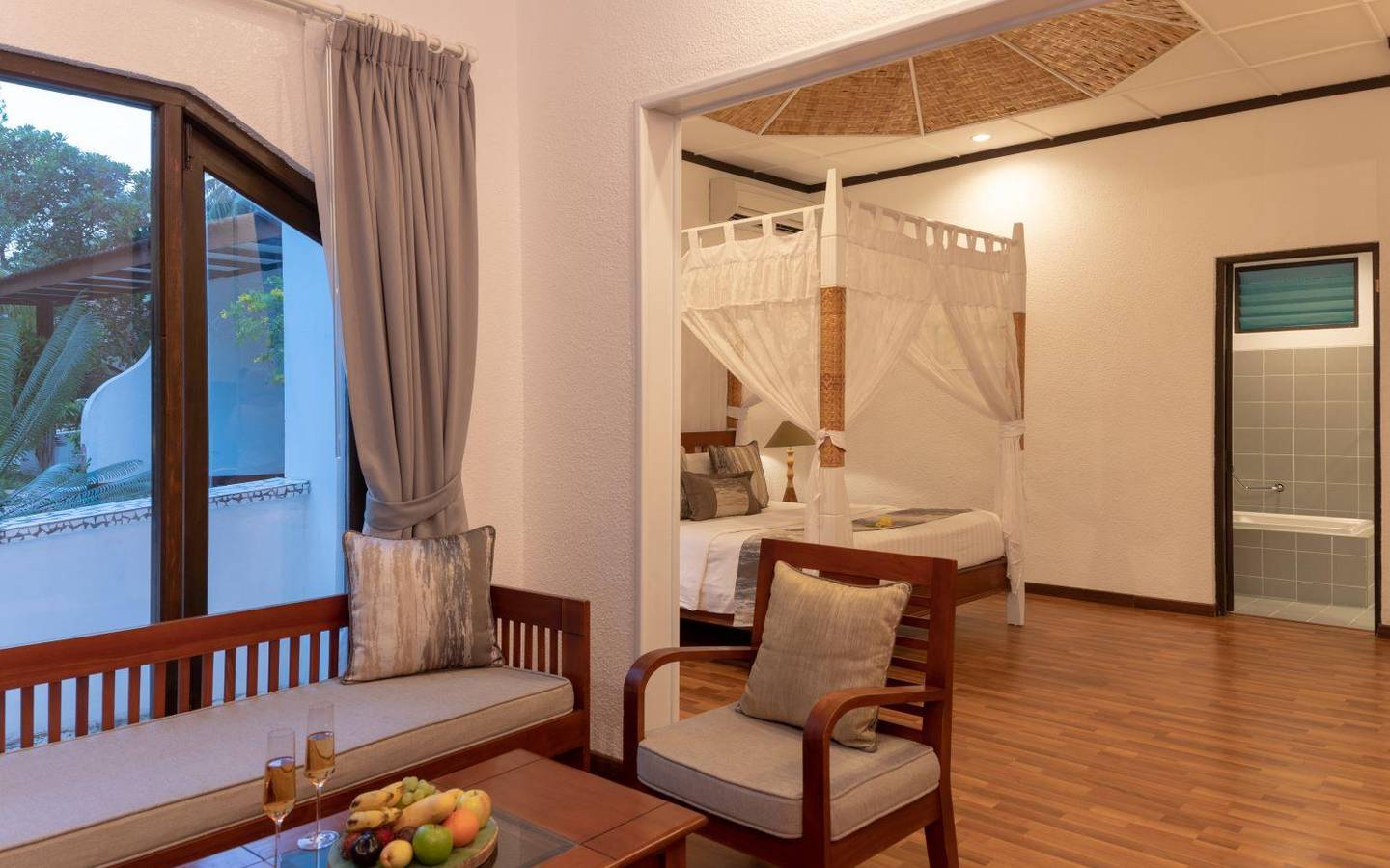 Deluxe Beachfront Room