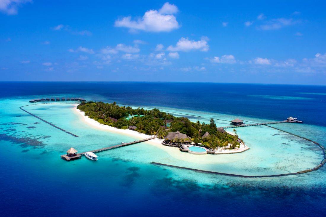 KOMANDOO ISLAND RESORT
