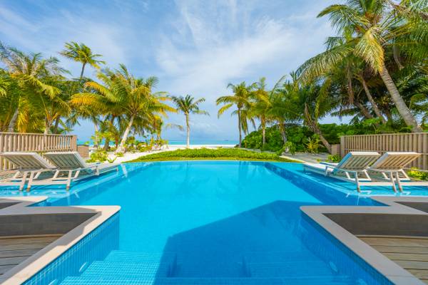 Meeru_Island_Two_Bedroom-Beach-Pool-Villa-Pool