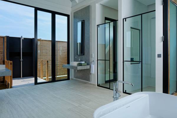 Ananea-Madivaru-Maldives-Deluxe-Water-Pool-Villa-Interior-1