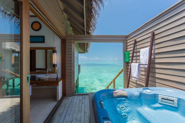 Meeru_Island_Ocean_Villa_4Meeru_Island_Ocean_Villa_Pool_1