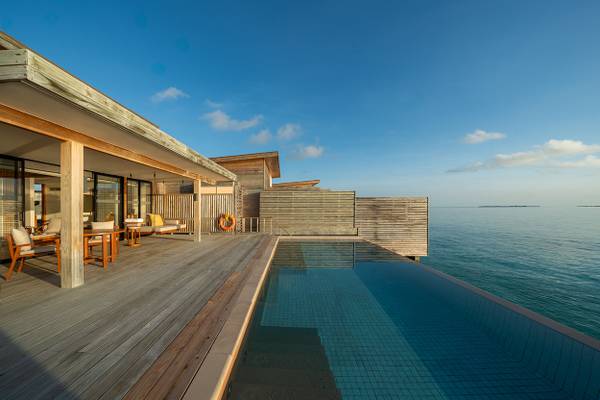Kuda_Villingili_Sunset_Water_Villa_with_Private_Pool_3
