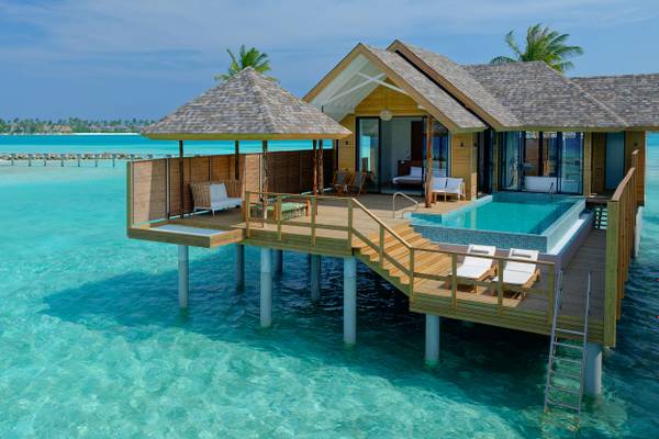Ananea-Madivaru-Maldives-Deluxe-Water-Pool-Villa-Außenansicht
