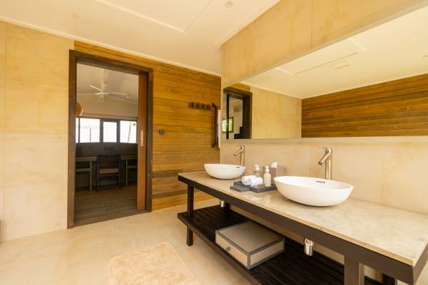 Nala_Sunset_Beach_Pool_Villa_Interieur_Bathroom_5