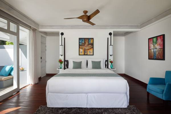 NH_Maldives_Kuda_Rah_Resort_Two_Bedroom_Duplex_Beach_Villa_with_Private_Pool_Bedroom(1)