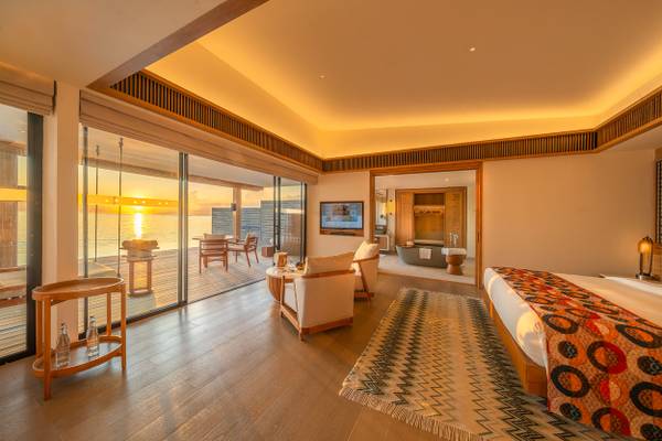 Kuda_Villingili_Sunrise_Water_Villa_with_Private_Pool_9