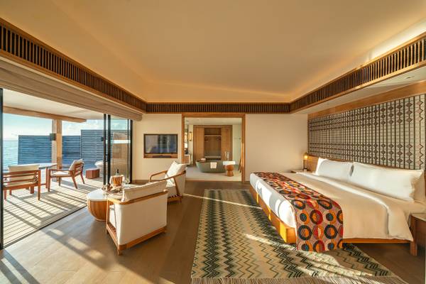 Kuda_Villingili_Sunrise_Water_Villa_with_Private_Pool_8