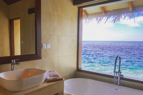 Cocogiri-Island_Water_Villa_5