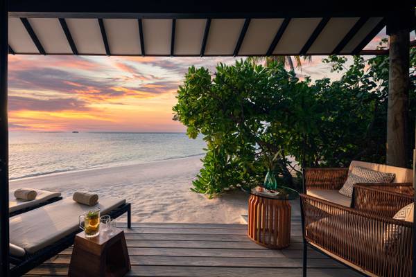NH_Collection_Maldives_Havodda_Resort_Sunset_Beach_Villa_Terrace