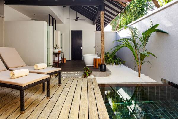 NH_Collection_Maldives_Havodda_Resort_Guest_Room_Beach_Villa_with_Private_Pool_Bathroom