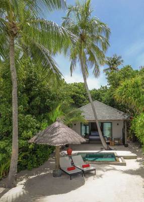 NH_Collection_Maldives_Havodda_Resort_Guest_Room_Sunset_Beach_Pool_Villa_Sunbed