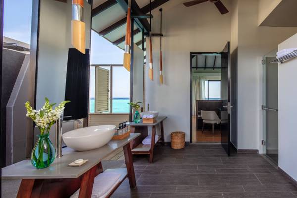 NH_Collection_Maldives_Havodda_Resort_Guest_Room_Over_Water_Villa_Bathroom