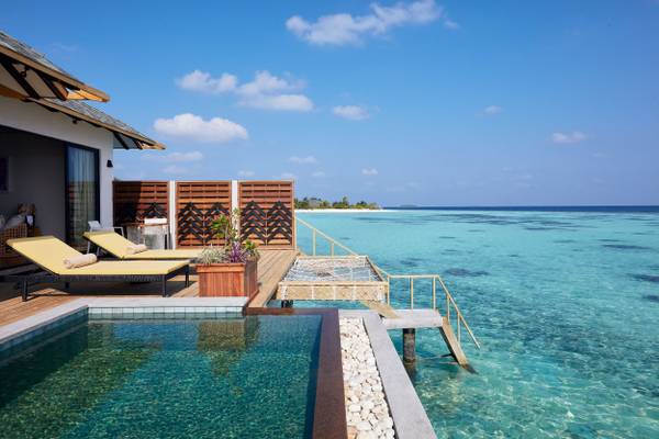 NH_Collection_Maldives_Havodda_Resort_Over_Water_Pool_Suite_3