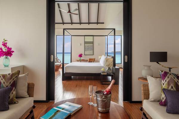 NH_Collection_Maldives_Havodda_Resort_Guest_Room_Over_Water_Pool_Suite