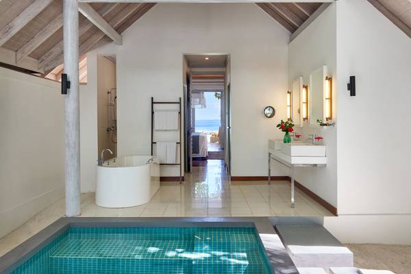 NH_Maldives_Kuda_Rah_Resort_Beach_Villa_with_Private_Pool_Bathroom_1