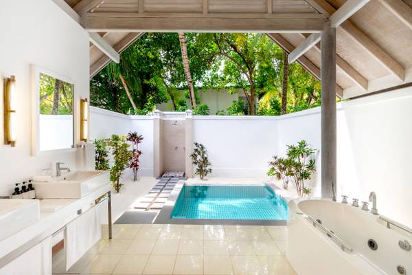 NH_Maldives_Kuda_Rah_Resort_Beach_Villa_with_Private_Pool_Bathroom_2