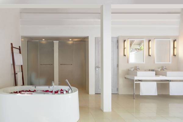 NH_Maldives_Kuda_Rah_Resort_Beach_Dupex_Suite_with_Private_Pool_Bathroom