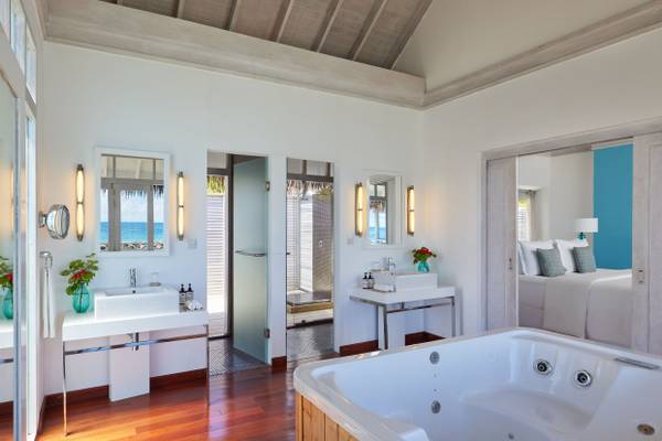 NH_Maldives_Kuda_Rah_Resort_Over_Water_Suite_with_Private_Pool_Bathroom(1)