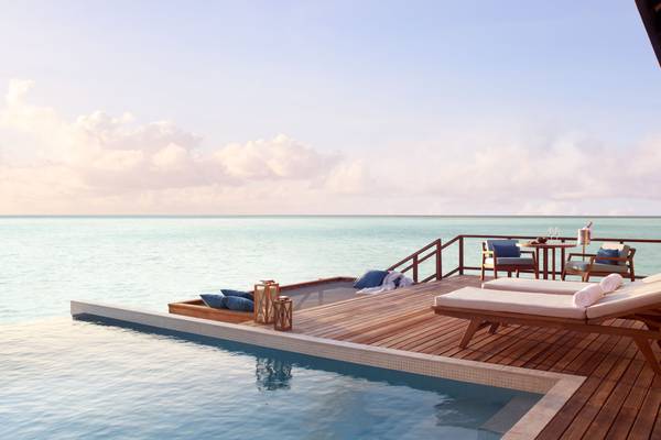 Anantara_Veli_Maldives_Deluxe_Over_Water_Villa_1
