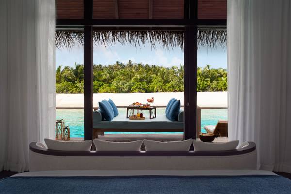 Anantara_Veli_Maldives_Deluxe_Over_Water_Villa_6