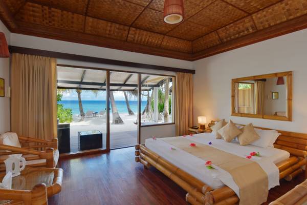 Angaga_Island_Resort_Spa_Superior_Beach_Bungalow_2living