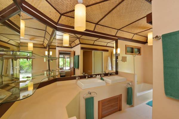 Angaga_Island_Resort_Spa_Superior_Beach_Bungalow_1