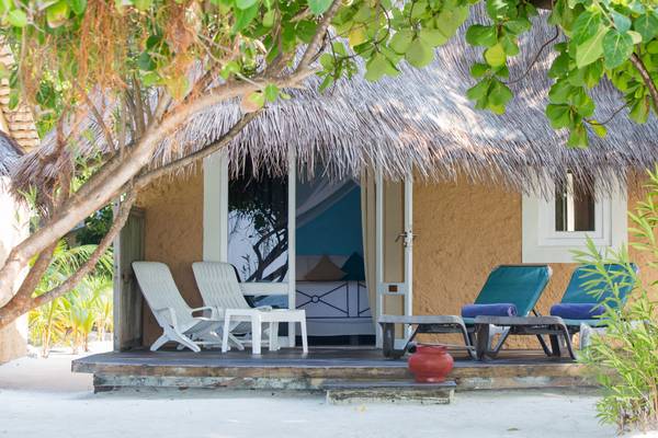 Kuredu_Resort_Maldives_Strandbungalow_4