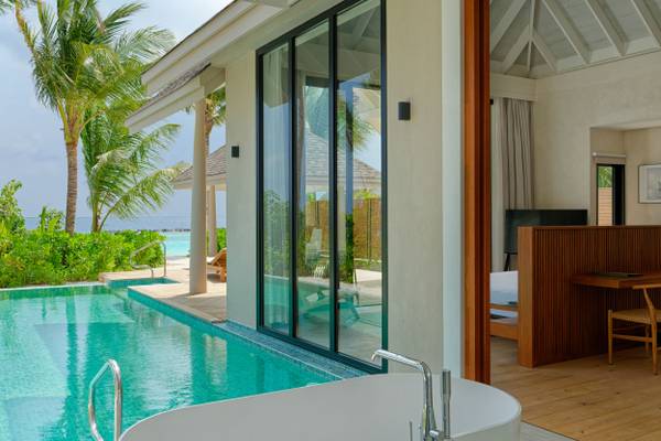 Ananea-Madivaru-Maldives-Deluxe-Beach-Pool-Villa-Pool