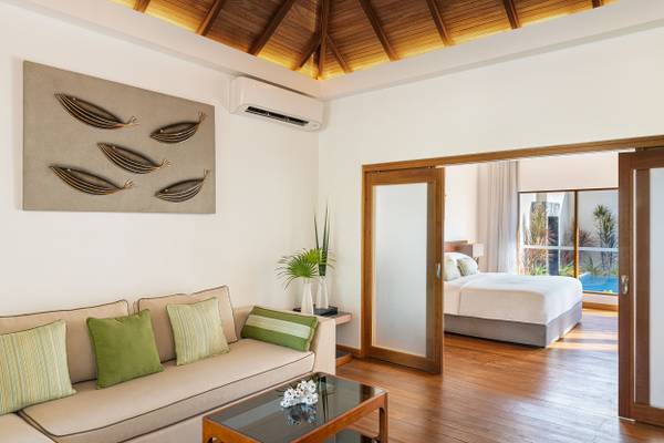 Kurumba_Maldives_Deluxe_Pool_Villa_1