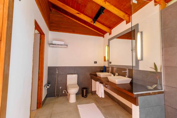 Meeru-Beach-Villa-Interieur-1