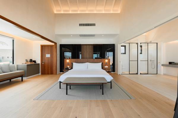Ananea-Madivaru-Maldives-Water-Pool-Villa-Interior-10
